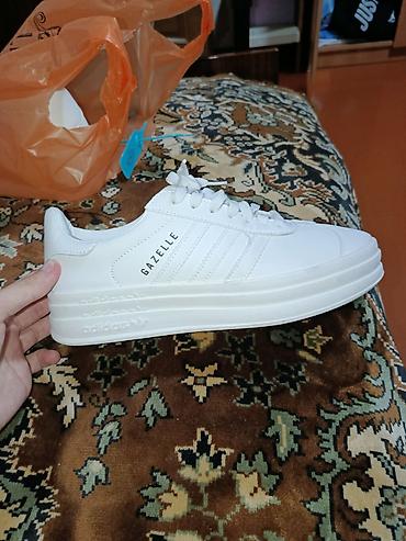 ağ krasovka: ADIDAS AYAQQABI 41 NOMRE. Məhsul: Ağ rəngli idman ayaqqabısı – — 3
