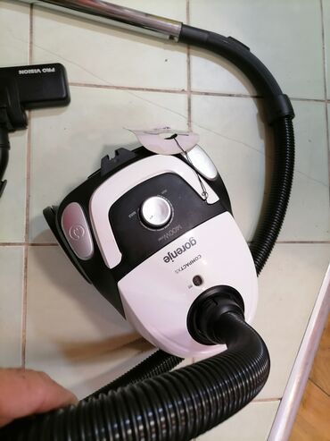 Klasični usisivači: Usisivač GORENJE Odličan na kesu platnenu kao nov je 1400 w vuče kao — 7