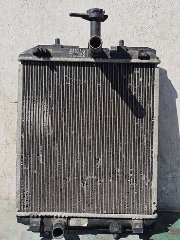 Радиаторы: Радиатор охлаждения двигателя Peugeot 107 1.0 / Toyota Aygo / Citroen — 4