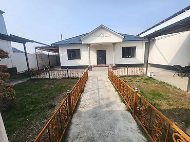 Продажа коттеджей и домов: Город Кара-Суу Телман 2 жер Уй Пышкан Кирпич менен 4 соток бары буткон — 1