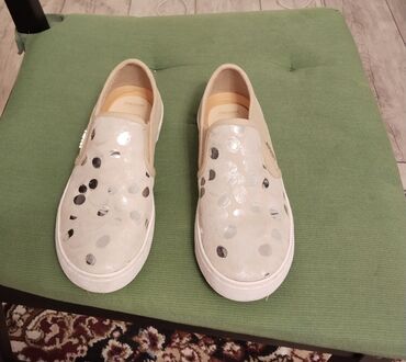 обувь 43 размер: Детская обувь для девочек. GEOX оригинал, размер 32. куплена в Европе