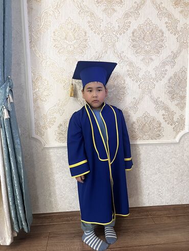 Прокат детских карнавальных костюмов: Мантии на прокат для выпускников детского сада. 6-7 лет Мантия на at lalafo.kg Прокат детских карнавальных костюмов: Мантии на прокат для выпускников детского сада. 6-7 лет Мантия на