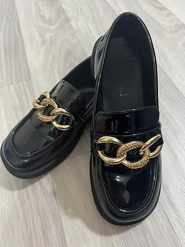 Детская обувь: Лаковые туфли для девочки - Цвет: черный, глянцевый (лаковая — 10