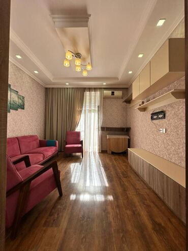 Uzunmüddətli kirayə mənzillər: Şəhərin tam mərkəzində, Sahil parkının yaxınlığında, Xaqani küçəsində — 13