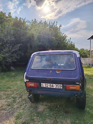 b klass: Model: Lada Niva (VAZ-2121 seriyası) Kuzov: 3 qapılı ofroud kuzovu — 3