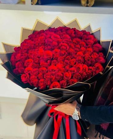 Ruža: Buket crvenih ruža – elegantan aranžman - Luksuzan, bogat buket — 3