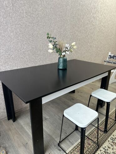 стол обеденный кухонный: Кухонный Стол, цвет - Черный, Б/у
