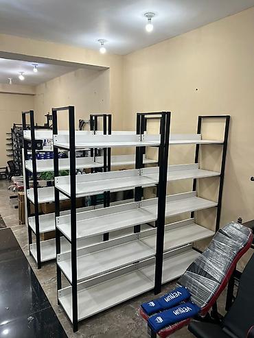 dukan ucun vitrin polkalar: Mağaza üçün metal rəf sistemi - Konstruksiya: Qara metal karkas, ağ — 6