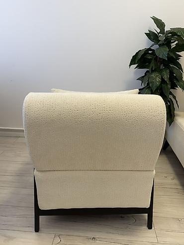 Kreslolar: Müasir dizaynlı rahat kreslo - Rəng: krem/ivori - Material: yumşaq — 2