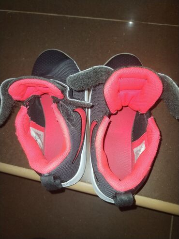 Patike: Nike, Veličina - 32 — 2