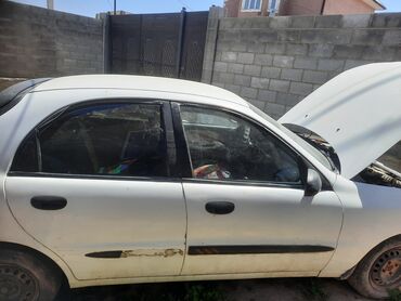 Daewoo: Daewoo Lanos: 1998 г., 1.5 л, Механика, Бензин, Хэтчбэк