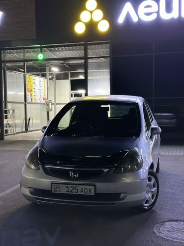 расрочка авто бишкек: Серебристый хэтчбек Honda Fit. Компактный и экономичный автомобиль
