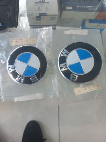 диски на авто 13: BMW kapot ve baqaj loqosu