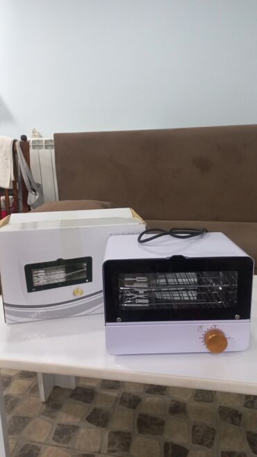 saç maşınları: Bu UV sterilizator kiçik alətləri, o cümlədən dırnaq qayçıları, saç