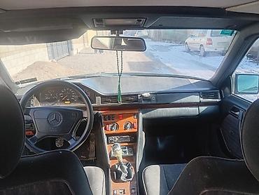 Mercedes-Benz: Mercedes-Benz W124: 1993 г., 2 л, Механика, Универсал — 11