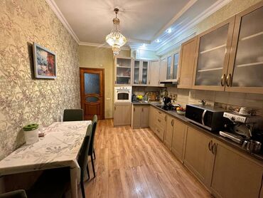 Продажа квартир: 2 комнаты, 76 м², Элитка, 3 этаж, Дизайнерский ремонт