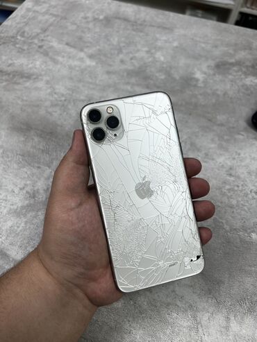 Apple iPhone: IPhone 11 Pro Max, Б/у, 256 ГБ, Белый, Защитное стекло, Чехол, 81 %