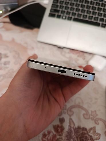poco c65: Смартфон POCO (серебристый цвет), плоские грани и матовая задняя — 6