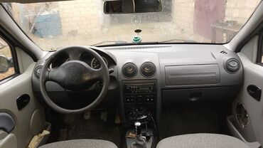 Renault: Renault Logan: 1.6 l | 2013 il 275000 km Sedan — 8