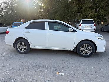 prius 2016: Toyota Corolla: 2012 г., 1.6 л, Механика, Бензин, Седан — 2