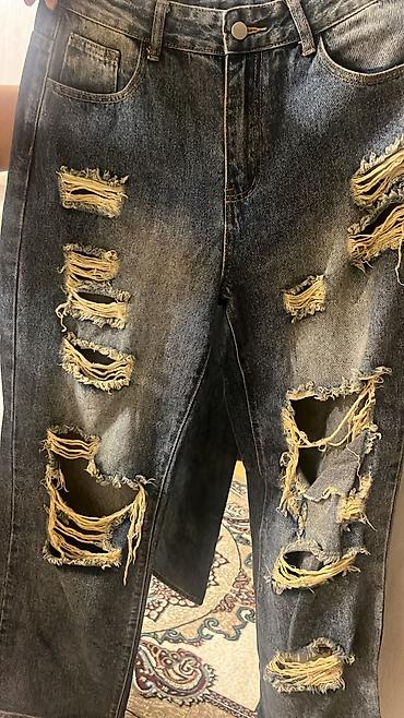 Qara yuyulmuş effektli “distressed” üslubda cins şalvar - Rəng: tünd lalafo.az -da Qara yuyulmuş effektli “distressed” üslubda cins şalvar - Rəng: tünd