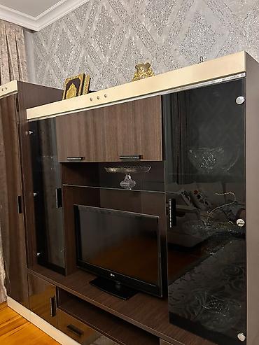 dolab islənmis: TV stendi və vitrinli divar dolabı - Material: laminat/MDFlam ağac — 6