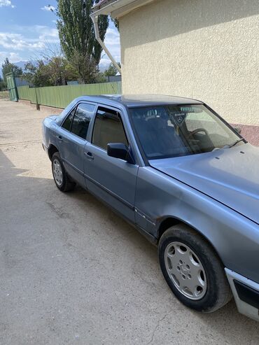 продаю мерседес 220: Mercedes-Benz E-Class: 1990 г., 2.3 л, Механика, Бензин, Седан