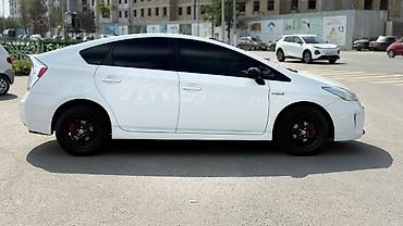 Toyota Prius: 2015 г., 1.8 л, Вариатор, Гибрид, Лифтбек — 3