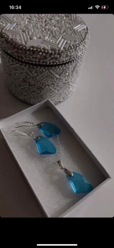 Setovi nakita: Kompleti nakita
Cena 1500din — 11