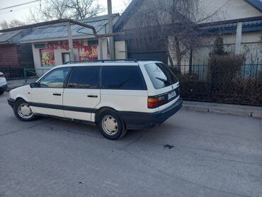 Volkswagen: Volkswagen Passat Variant: 1992 г., 1.8 л, Механика, Бензин, Универсал