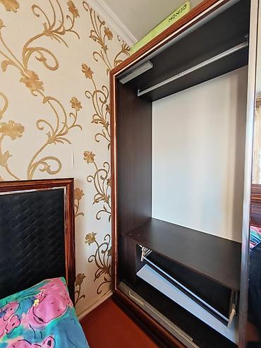 Ev və bağ: 3 Divan - 100 Azn (açılır) Yataq dəsti - 250 Azn (şkaflar daxil) — 3