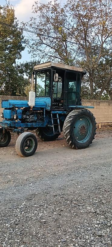 215 75 16 c: Traktor – mavi rəngli, kabinalı, arxa təkərli çəkici - Model tipi — 4