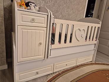 urek sekilleri: Uşaq üçün çoxfunksiyalı beşik-komod 2 matrası var bütün siyirtmeler — 2