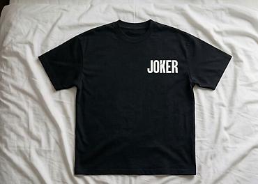 Futbolkalar: JOKER temalı qara T‑shirt - Ön tərəf: sinənin solunda böyük ağ — 2