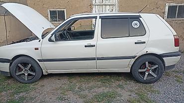 мотоцикл каракол: Volkswagen Golf: 1992 г., 1.8 л, Кол менен иштөөчү, Бензин, Хетчбек — 3