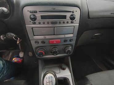 Alfa Romeo: Alfa Romeo 147: 1.6 l | 2007 г. 272256 km Hečbek — 4