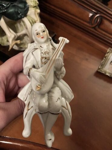 Heykəlciklər: Birinci Statuetka 50,qalani 35 man gumuw qawiglar 6 eded 200 man 875 — 7