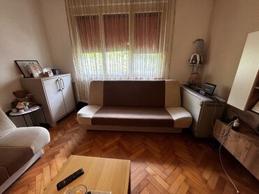 lazy bag beograd: Prodajem dva ista kreveta na razvlačenje, u dobrom  stanju. ✔️ Boja