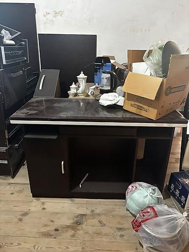угловой офисный стол: Ofis mebel dəsti Tərkib: - Menecer stolu: L formalı, iş səthində — 8