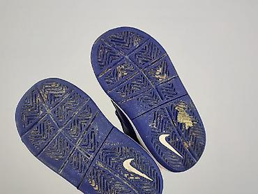 dresy nike: Buty sportowe Nike, 22, Używany — 4