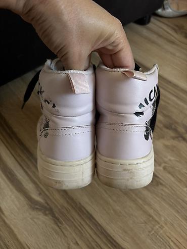 adidas duboke: ZARA x Disney ženske patike – model sa visokim đonom i skačućim đonom — 3