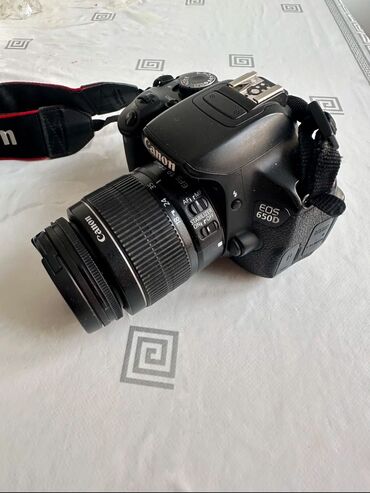 Фотоаппараты: Canon 650D в хорошем состоянии В комплекте подзарядник 1 батарейка