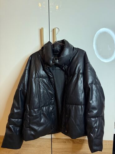 Hicab: Kurtka 20 azn pull&bear 20 azn digəri 15 azn (S)