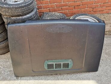 Auto delovi: Prednja hauba Lada 21213,21214 Niva br.3. Polovna, ocuvana. Skinuta sa — 2