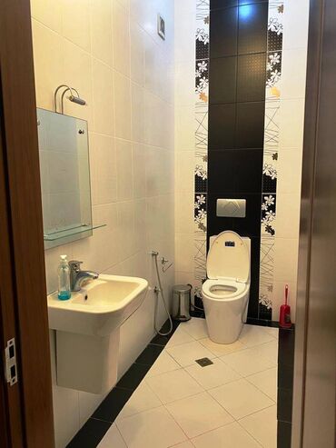 Mənzil kirayələyirəm: 4 otaqlı, 184 kv. m — 16