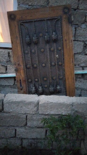 Tikinti daşları: Demir qapi satilir isdenmisdi