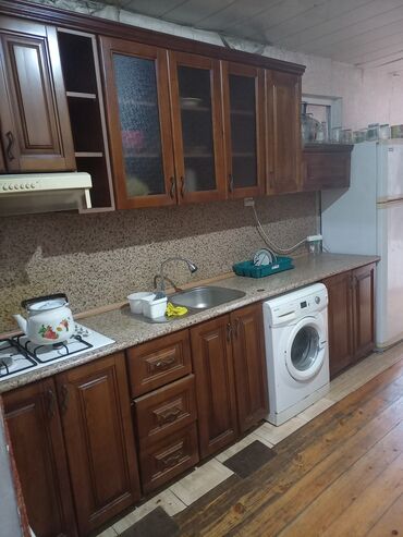 Mənzil kirayələyirəm: Oğlan Tələbəyə verilir.1nəfər oğlan axtarılır.Hər bir şərayiti
