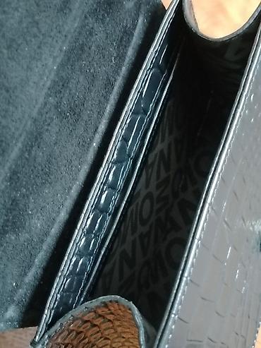 Torbe: Mona elegantna ženska tašna sa krokodil teksturom. - Materijal — 4