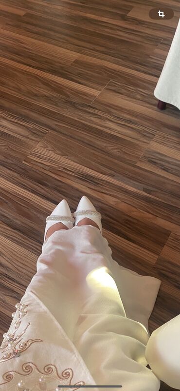 Другая женская одежда: Белые нежные женственные каблуки