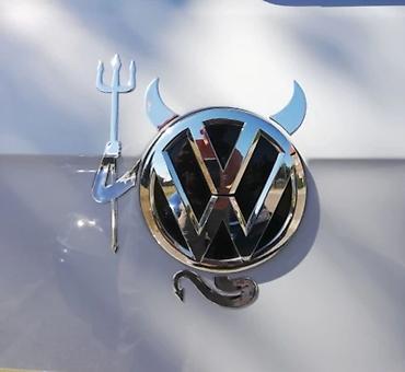 авто volkswagen: Her masina gedir arxa loqosunun etrafina vurulur! 2 eded ve cox alana — 10
